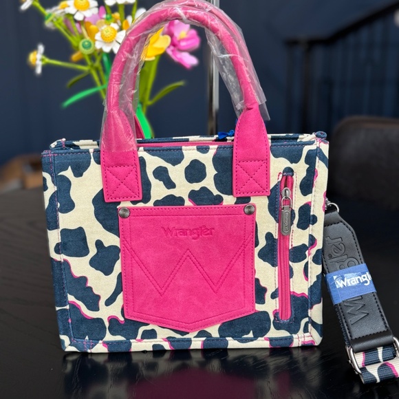 Wrangler Cow Print Concealed Carry Tote/Crossbody Hot Pink - Picture 5 of 7